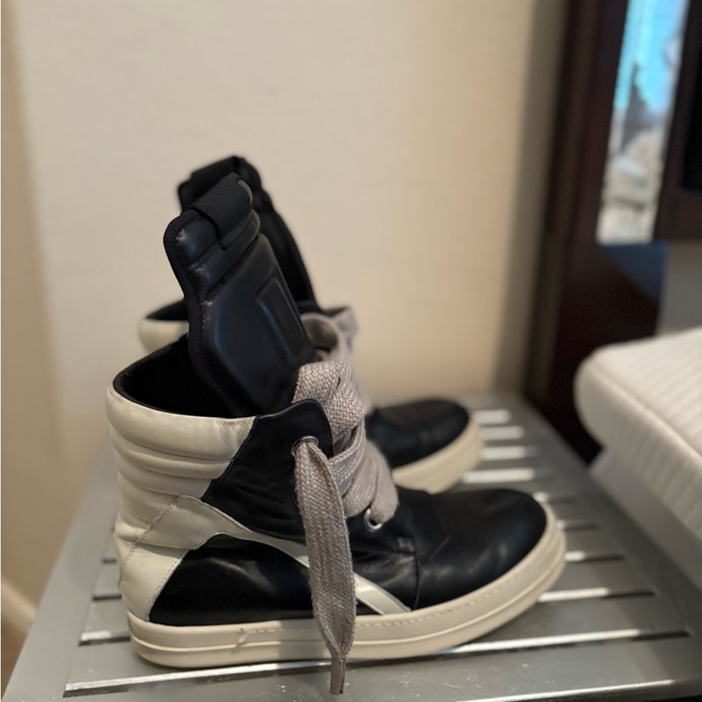Stylish Black and White Men's High-Top Sneakers